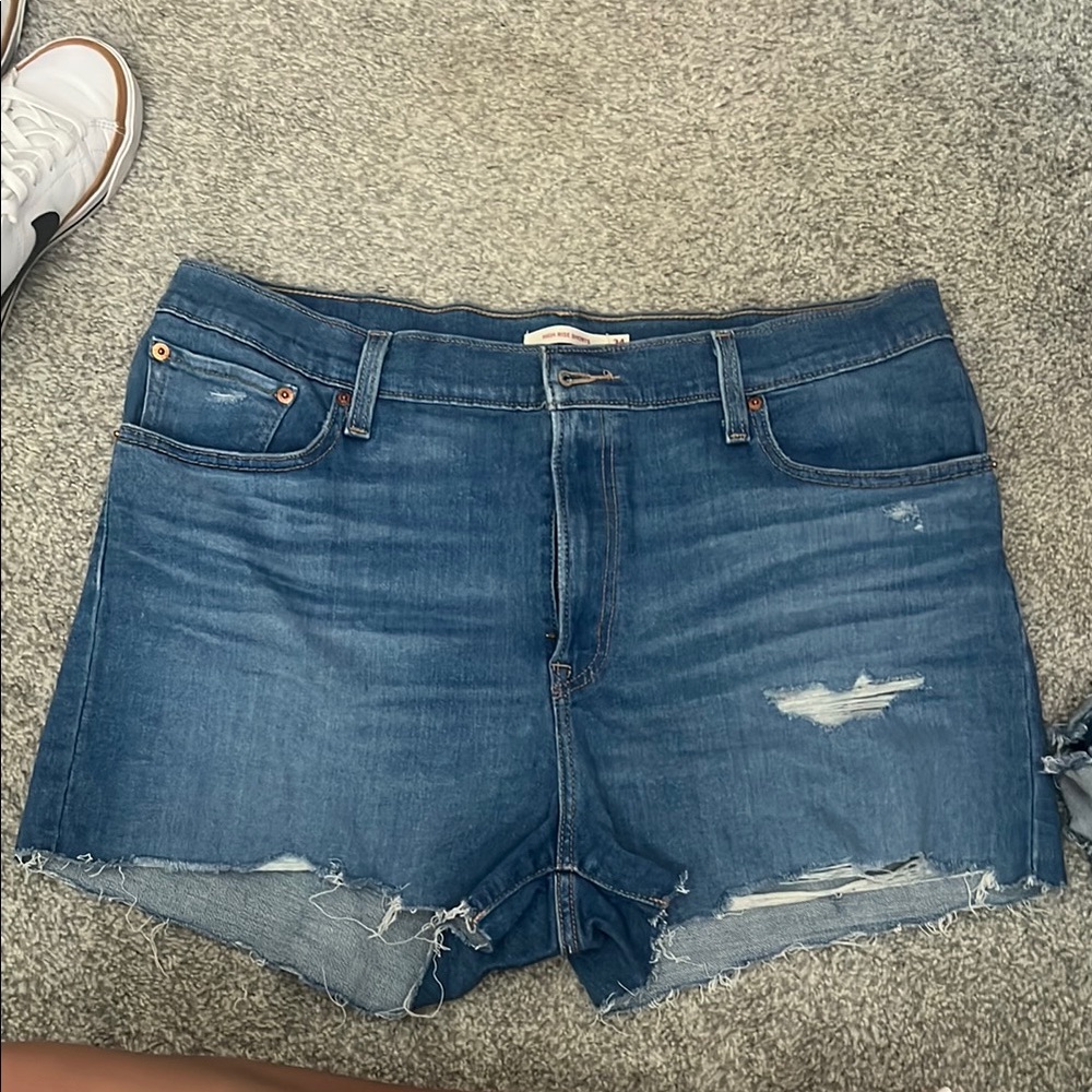 Levi jean shorts